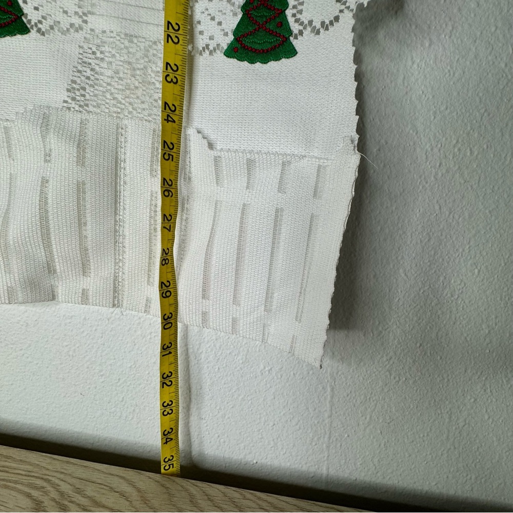 Heritage Lace White Christmas House With Green Wreath And Tree Tapestry Hanger - Picture 12 of 12